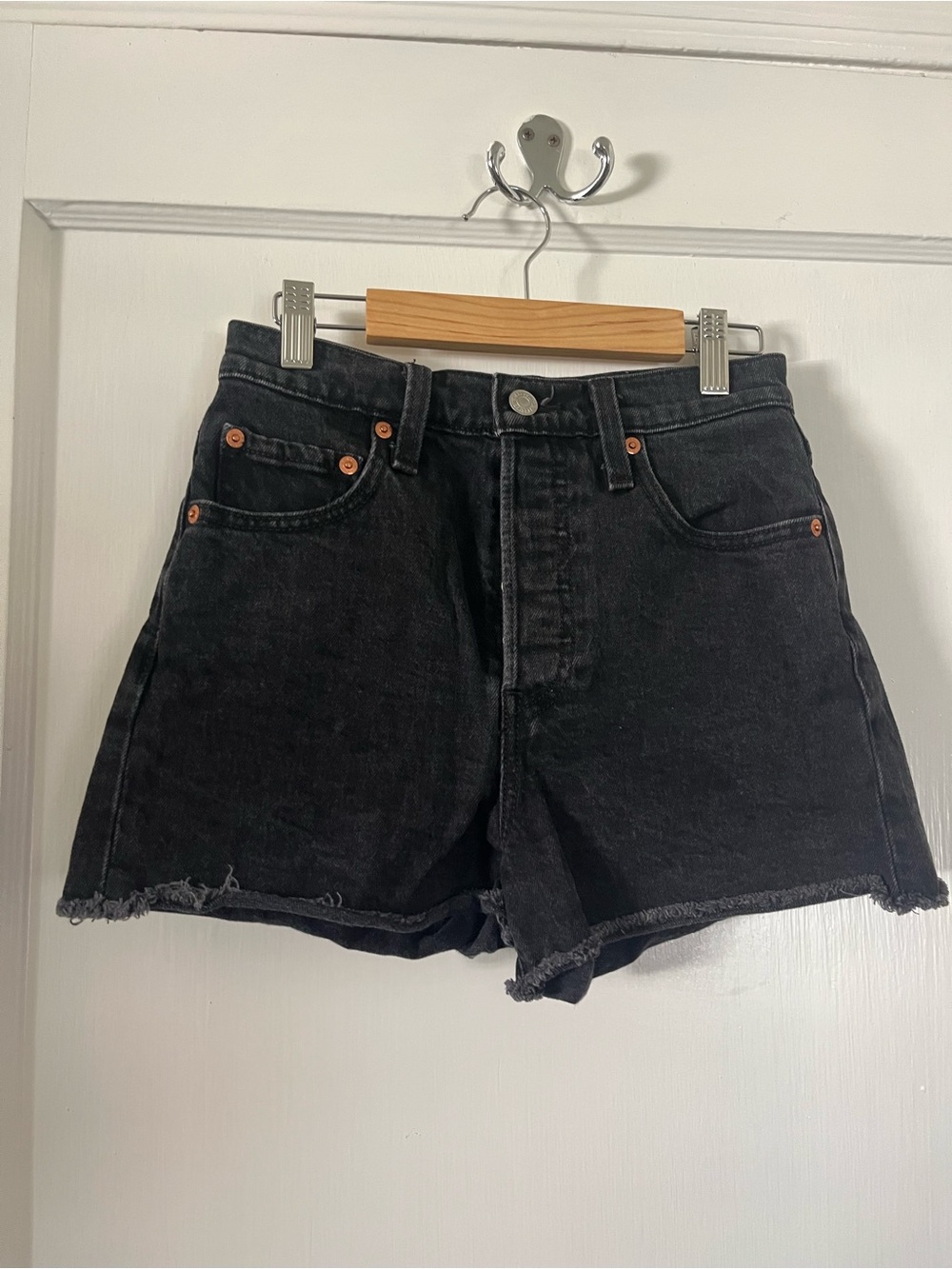 Levi’s ribcage shorts